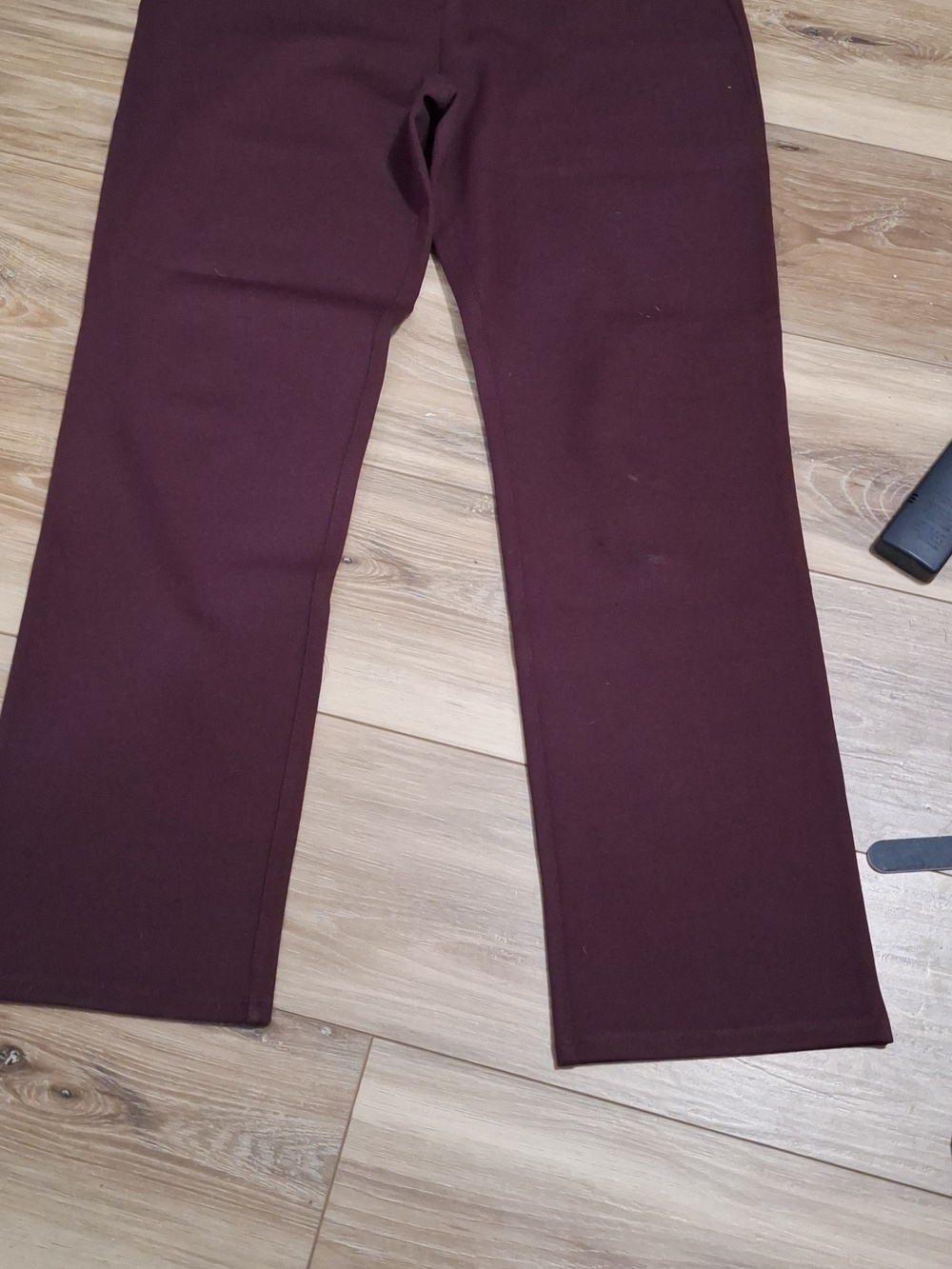 Quince Ultra-Stretch Ponte Straight Pants Rich Burgundy L NWOT - Picture 2 of 5